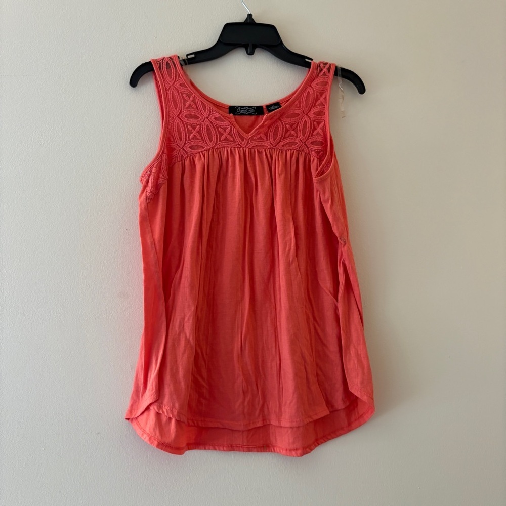 Crystal-Kobe Coral Lace Yoke Sleeveless Babydoll Tank Top Women’s Medium